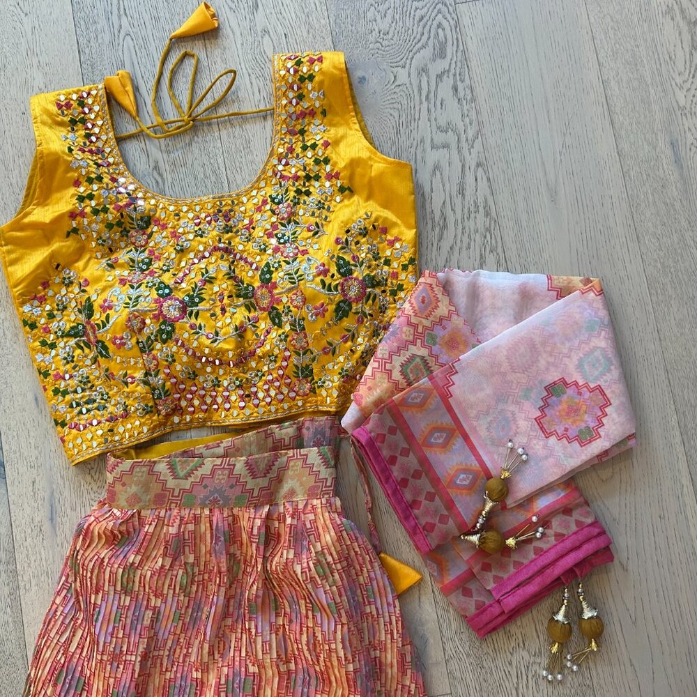 Indian Wedding Dress (Orange/Pink): Lehenga Choli w Dupatta